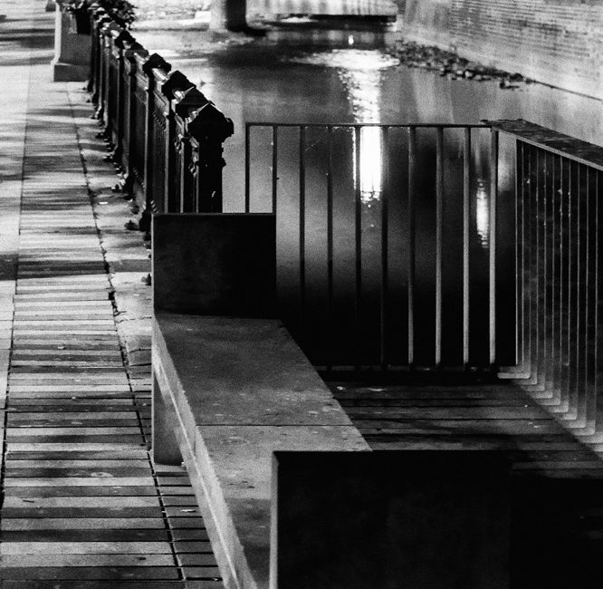 Méditations nocturnes d’un banc dépressif à l’usage des météorologues et autres voyageurs